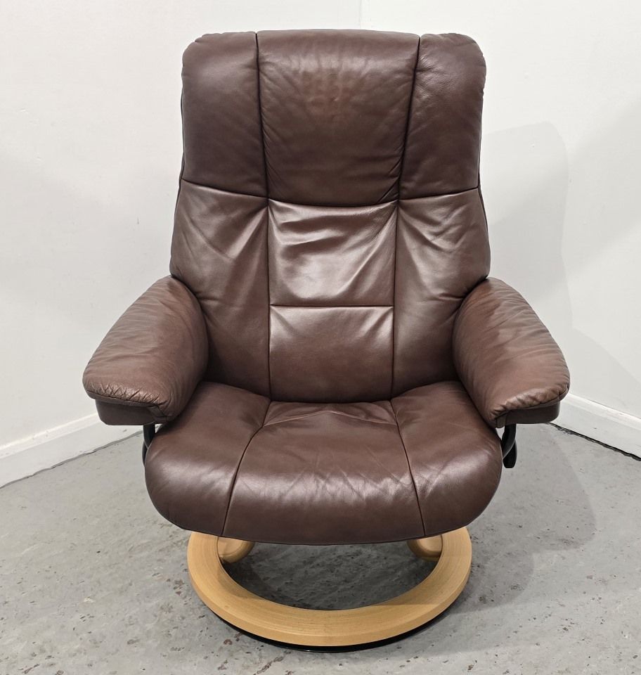 Ekornes Stressless Leather Swivel Recliner Chair Brown