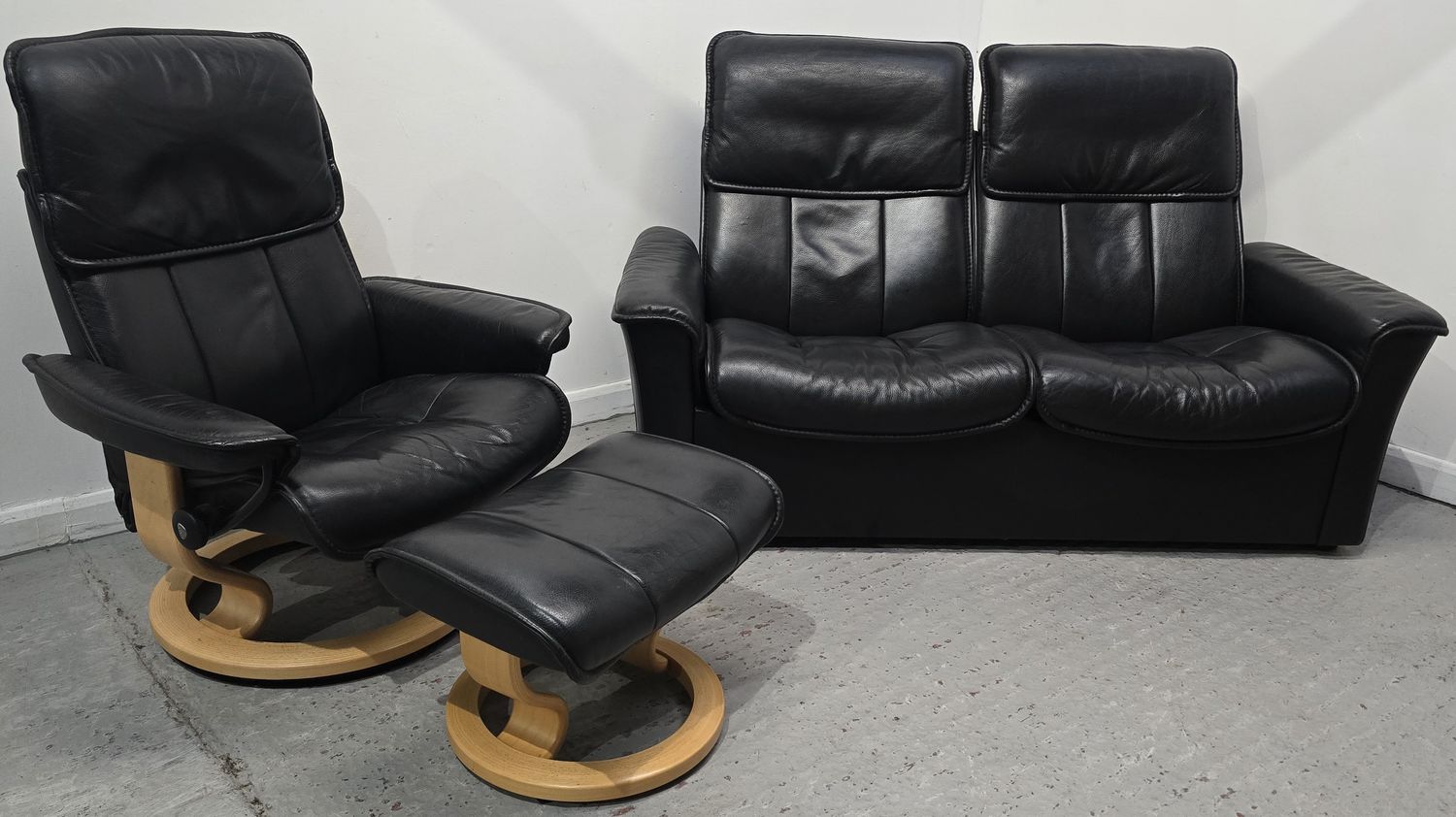 Ekornes Stressless 2 Seater Reclining Sofa &amp; Recliner Chair With Stool