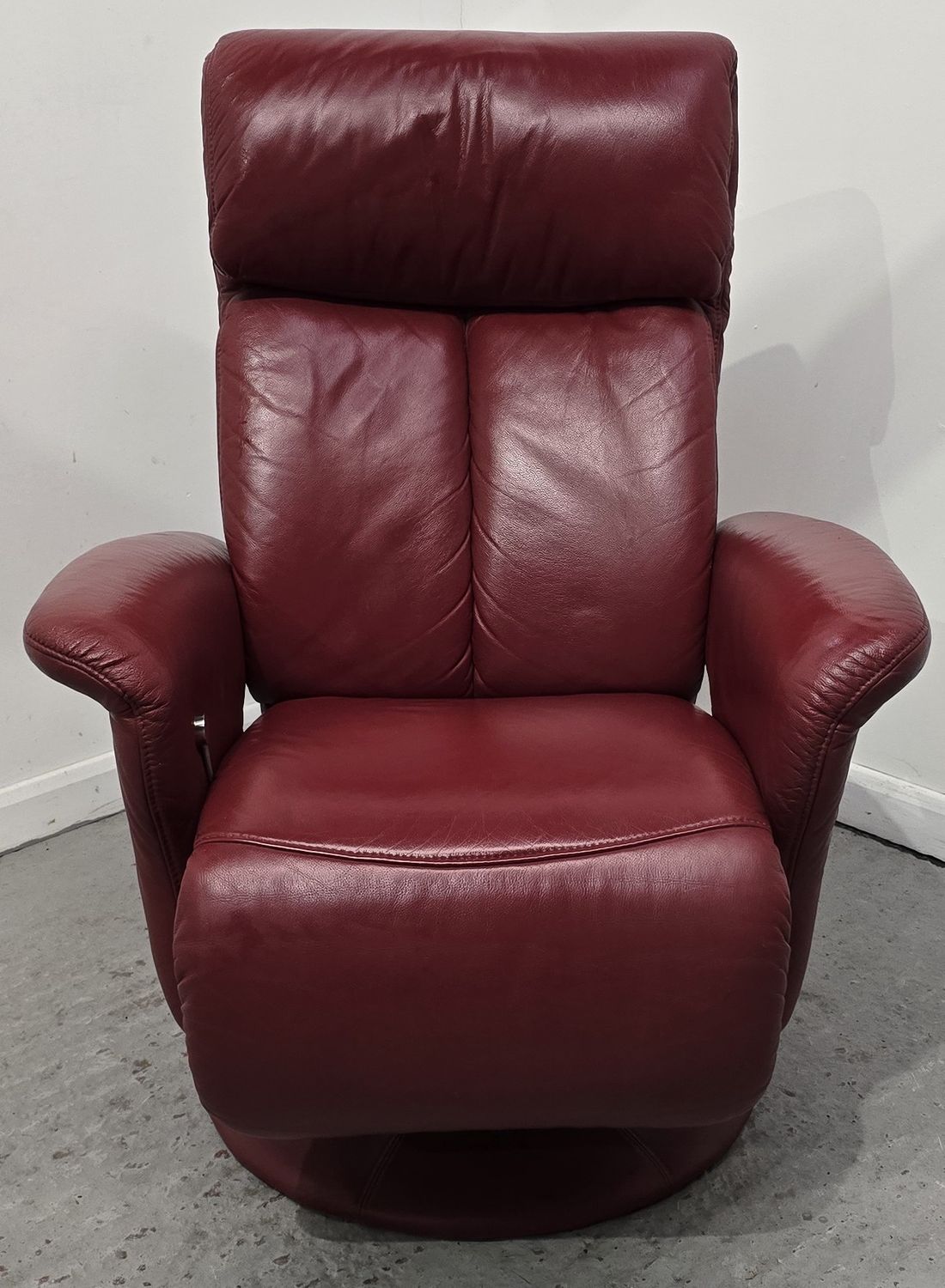 Himolla Easyswing Manual Reclining Leather Chair