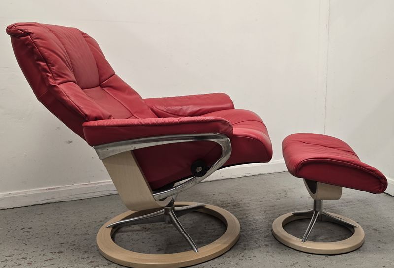 Ekornes Stressless Signature Base Leather Recliner Chair &amp; Stool