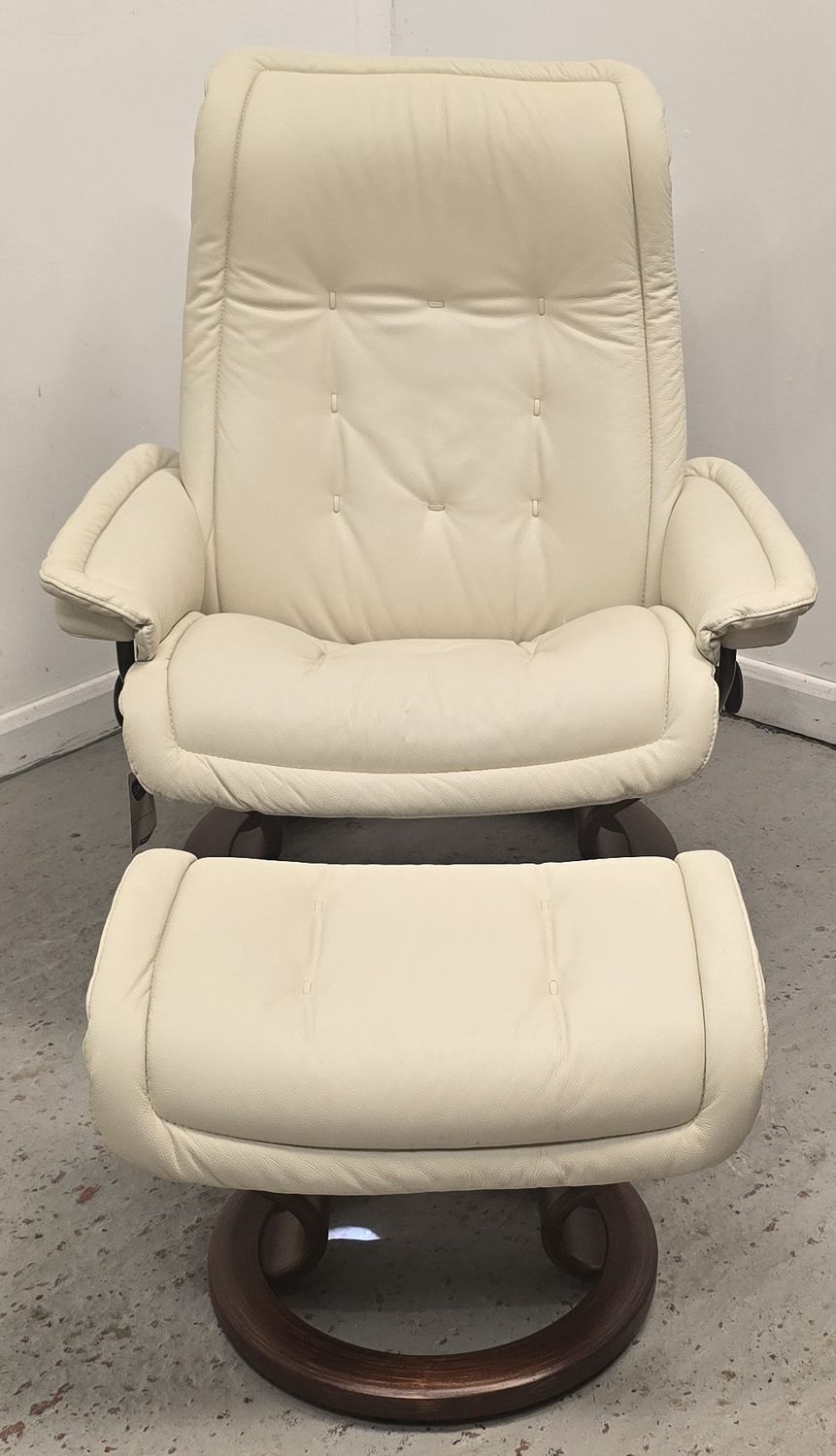 Ekornes Stressless Recliner Swivel Leather Chair &amp; Footstool