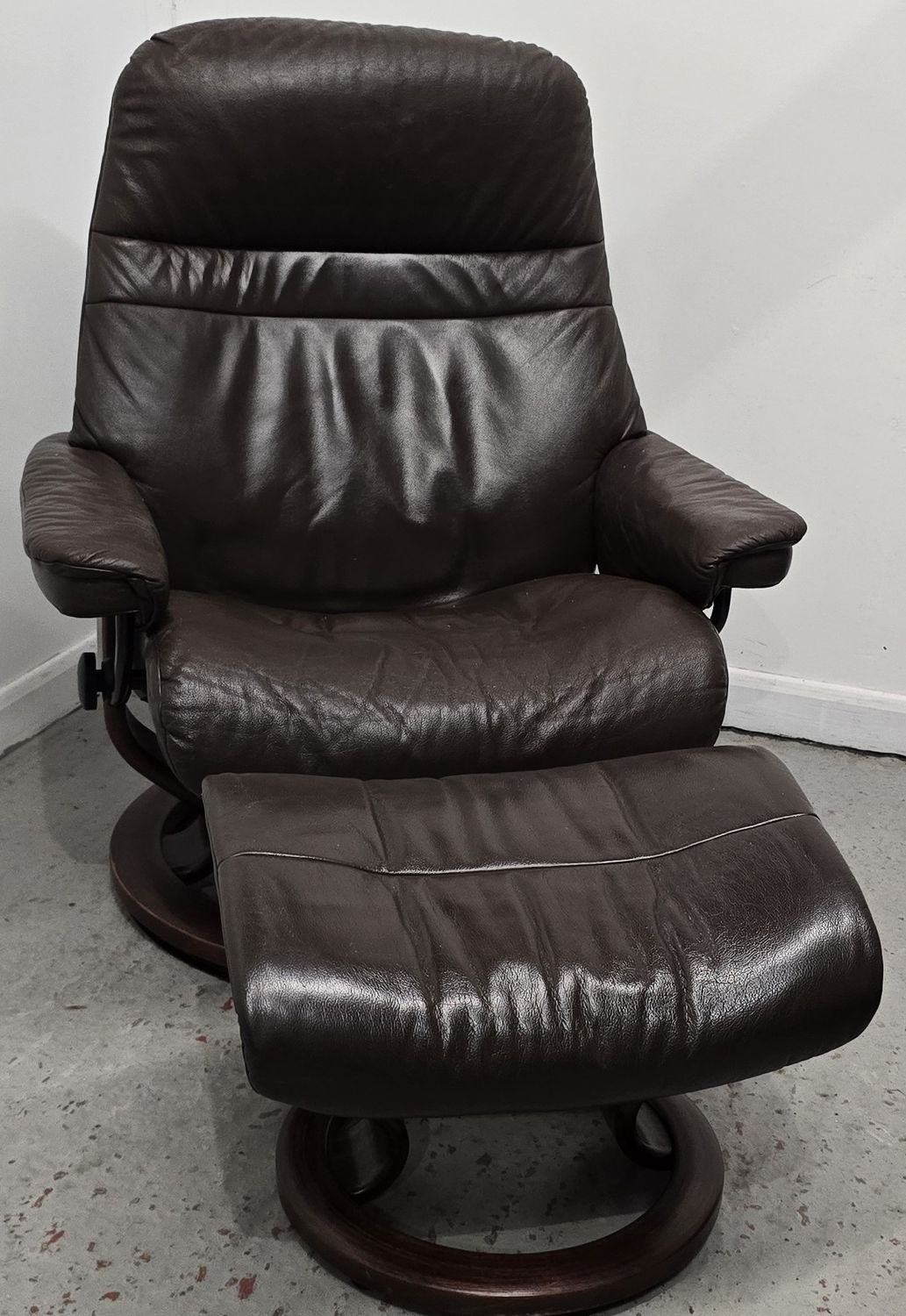 Ekornes Stressless Leather Recliner Swivel Chair and Footstool