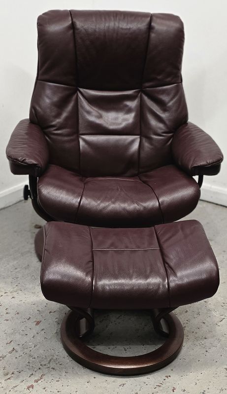 Ekornes Stressless Mayfair Leather Recliner Chair and Footstool