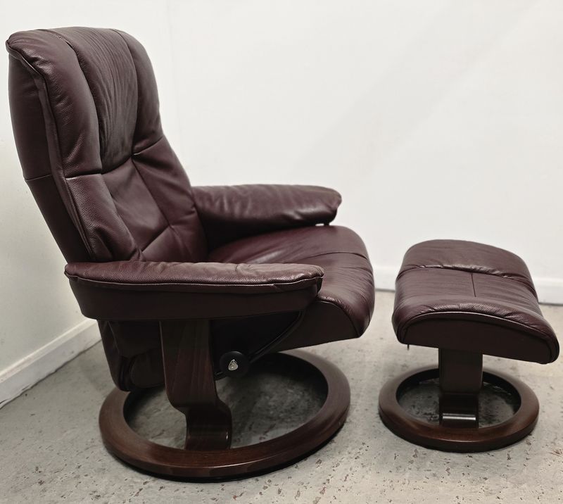 Ekornes Stressless Mayfair Leather Recliner Chair and Footstool