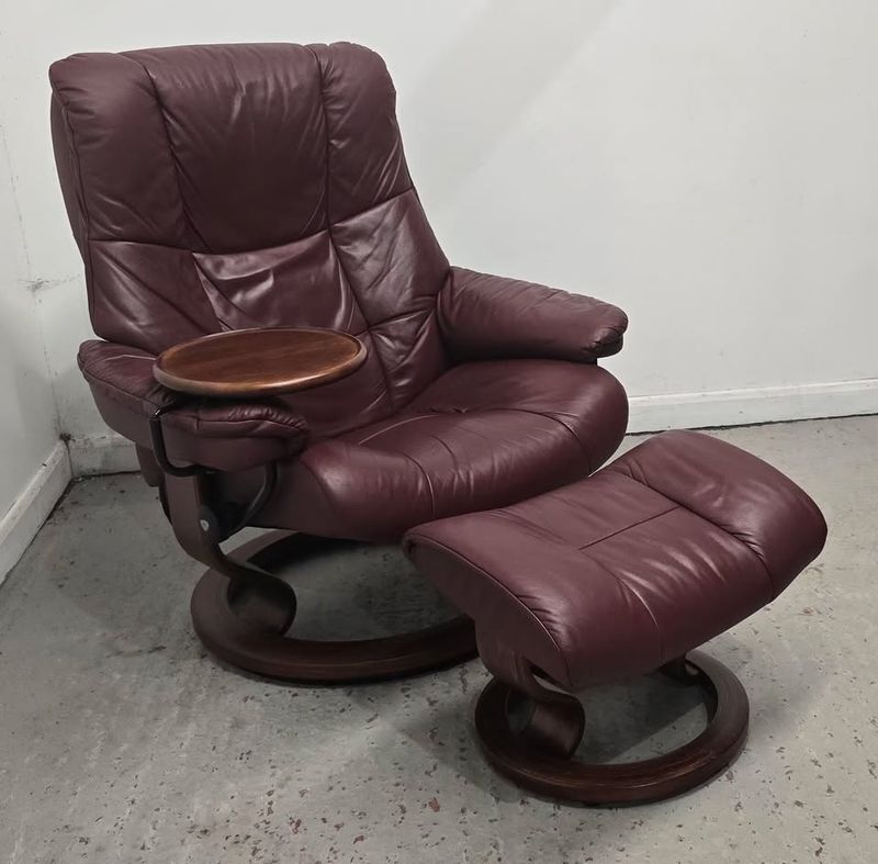 Ekornes Stressless Mayfair Leather Recliner Chair + Footstool + Table Wine Large