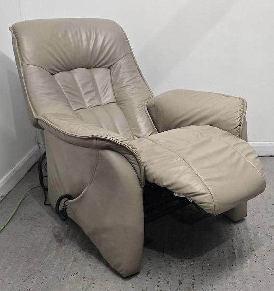 Himolla Rhine Electric Riser Recliner Leather Chair W/Integral Footrest