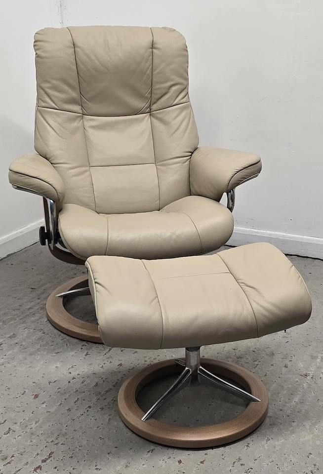 Ekornes Stressless Mayfair Leather Recliner Chair &amp; Footstool Cream Size Medium