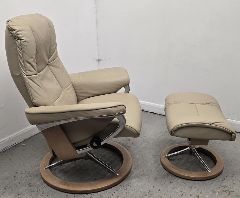 Ekornes Stressless Mayfair Leather Recliner Chair &amp; Footstool Cream Size Medium