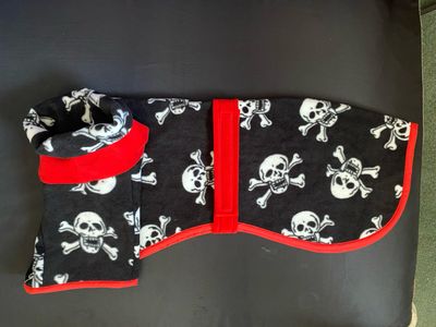 24” Skull And Crossbones Single Layer Fleece With Double Layer Roll Down Snood Neck