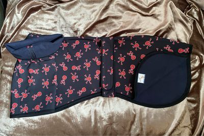 32” Skull And Crossbones ☠️ Raincoat With Harness Hole