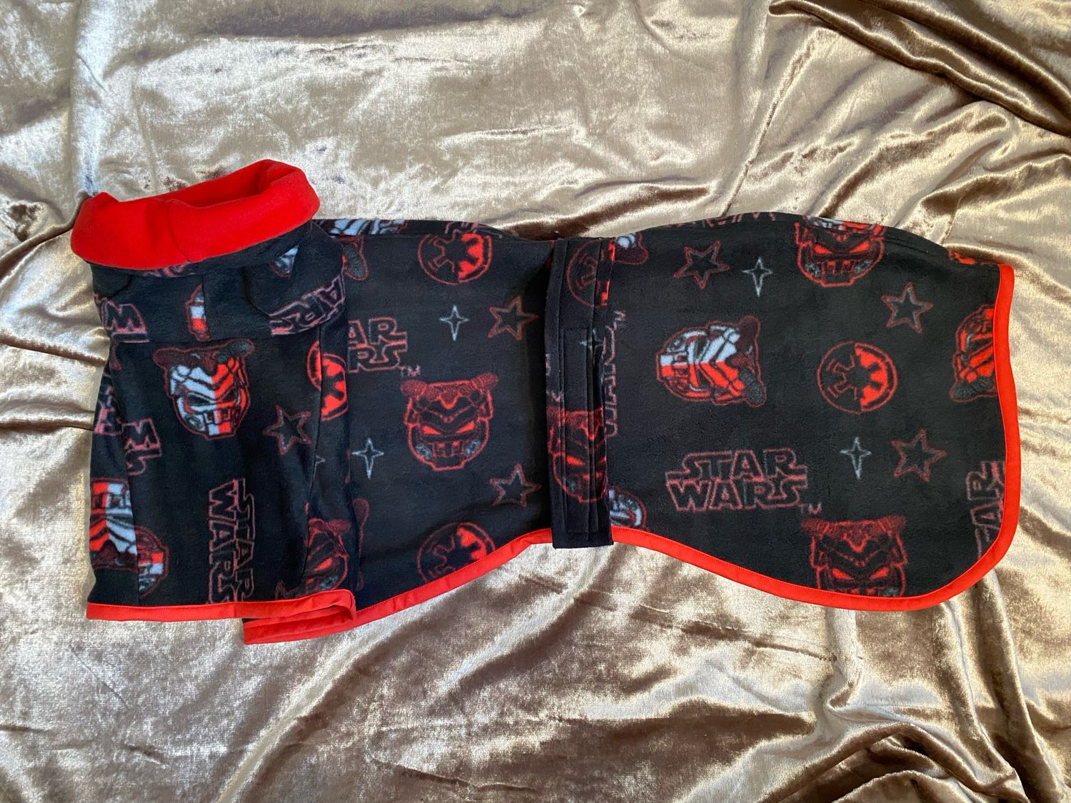 30/31” Star Wars Single Layer Fleece With Harness Hole And Double Layer Long Snood Neck