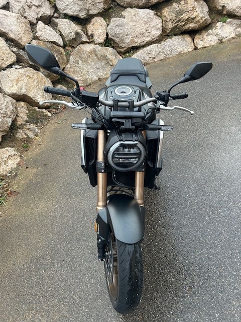 CB 650 R