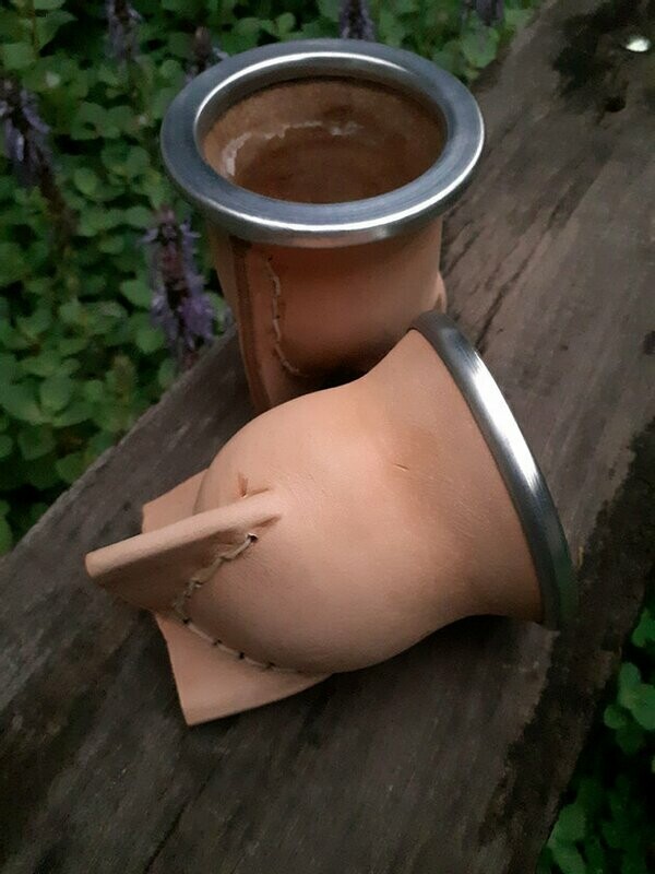 MATE VIDRIO FORRADO EN CUERO VAQUETA
