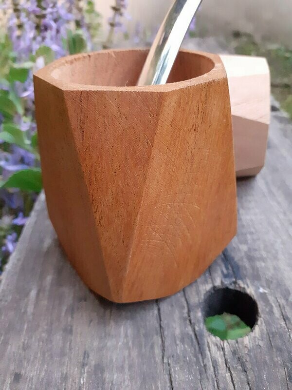 MATE MADERA ALGARROBO LAQUEADO HEXA
