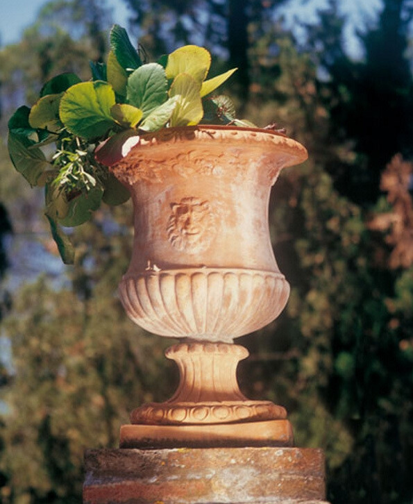 Pokal &quot;Vaso Mediceo ornato c. piede&quot;, mit Löwen Ornament