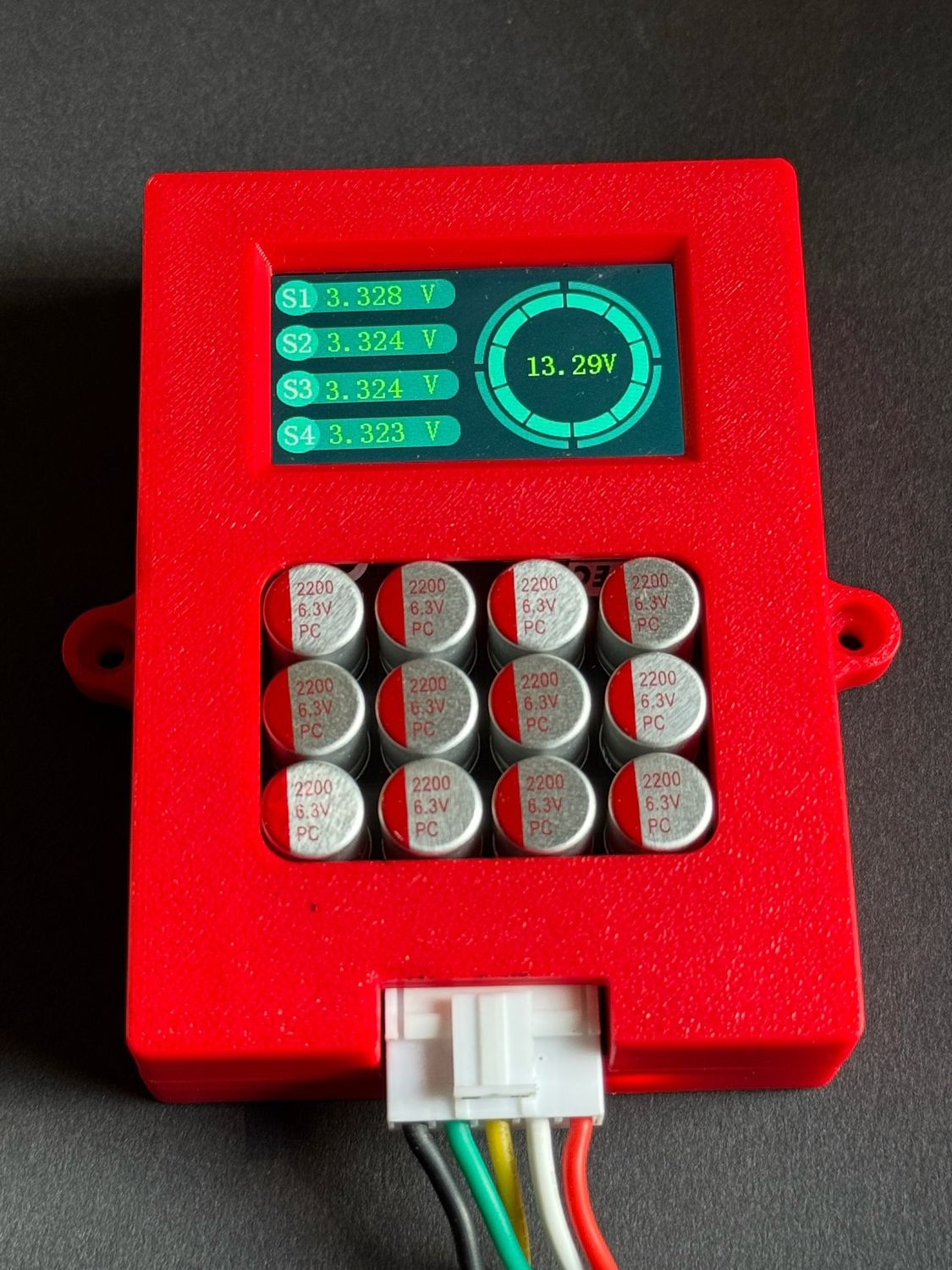 aHeltec 4S LiFePO4 Aktiv-Balancer mit Display im roten Gehäuse