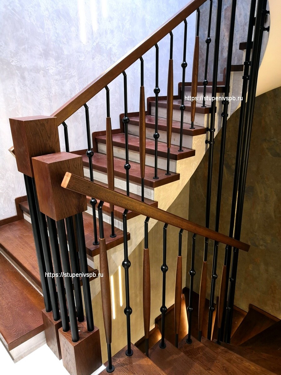 Облицовка лестницы с винтовой частью.