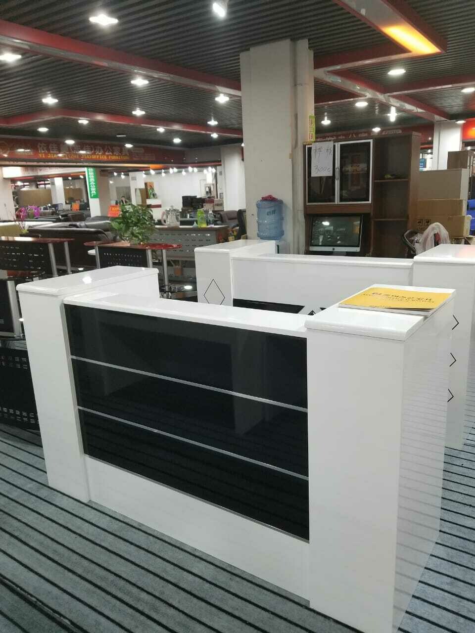 Reception Desk 1.8m