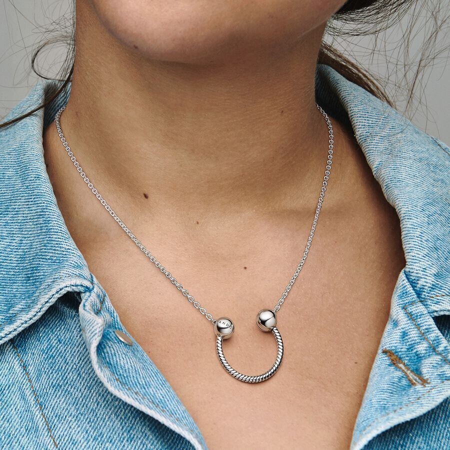 Collar Pandora Herradura  Moments