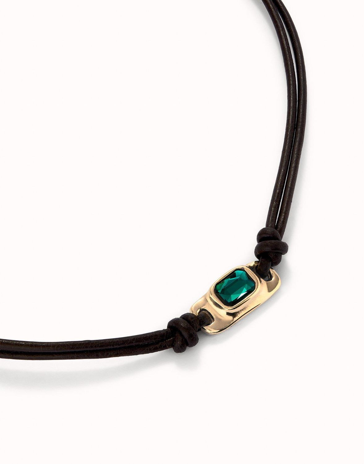 Collar de cuero negro bañado en oro 18k con cristal facetado gris en el Collar de cuero bañado en oro 18k