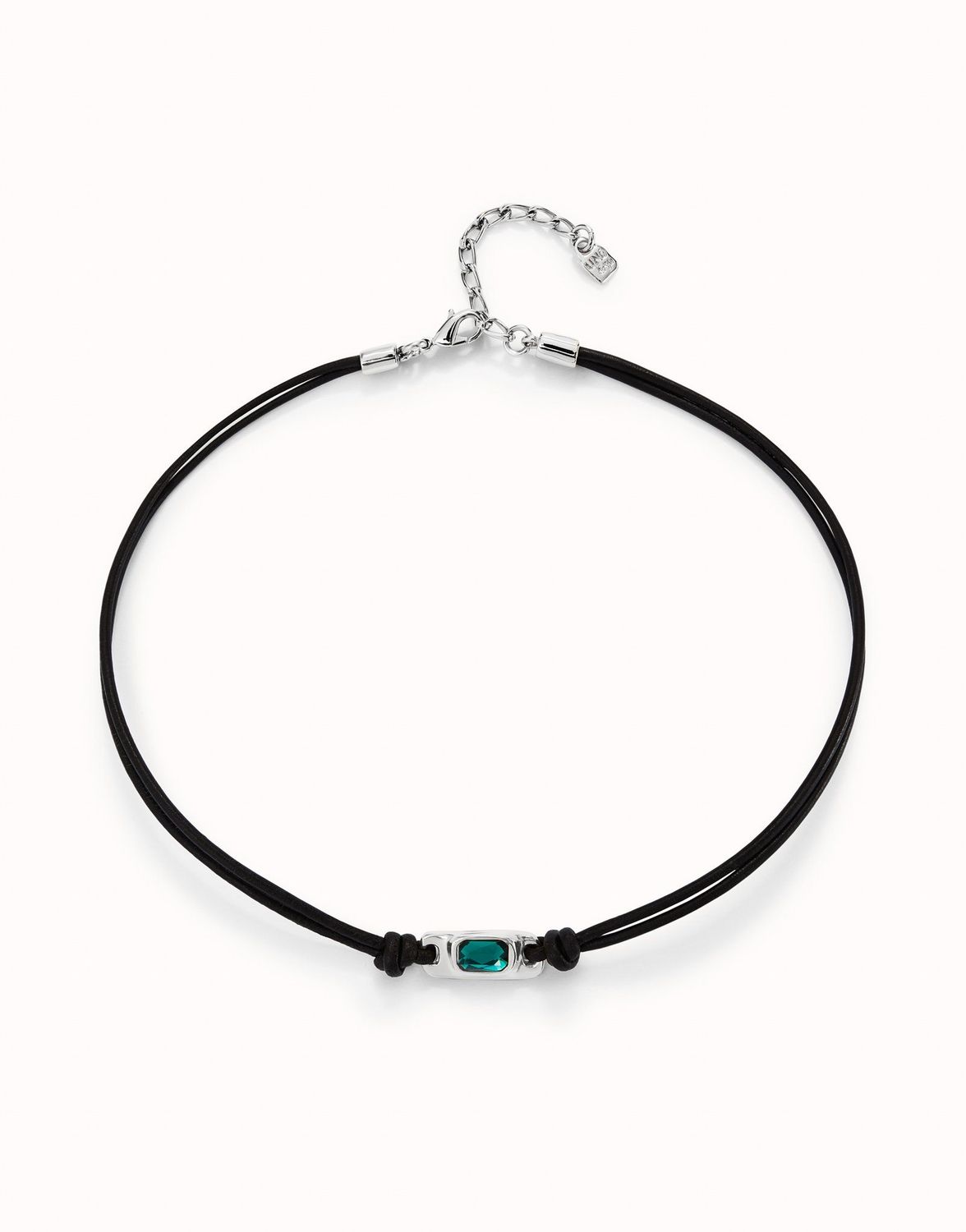 Collar de cuero bañado en plata de ley con cristal verde