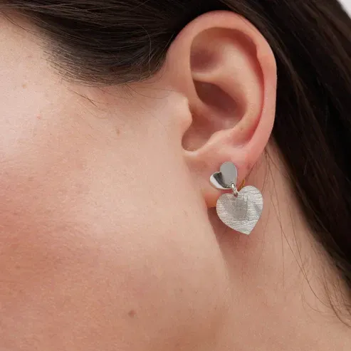 Pendientes cortos corazón El Gesto en Plata