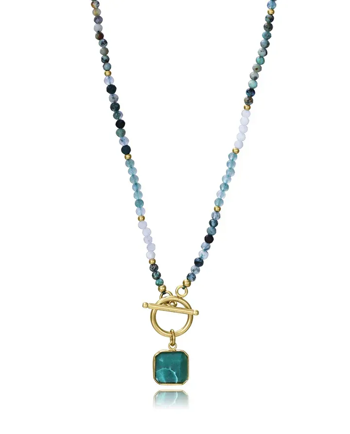Collar de mujer de acero Ip dorado con piedras naturales verdes y colgante