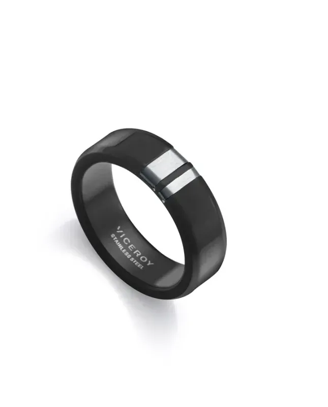 Anillo de acero Ip negro con detalle de acero