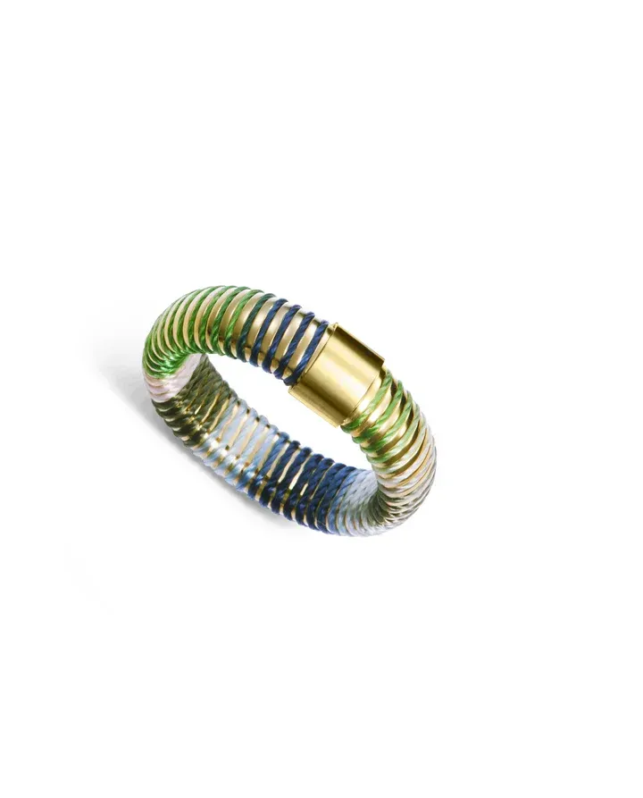 Anillo de acero tubogas con cordón enroscado, colección Laura Escanes