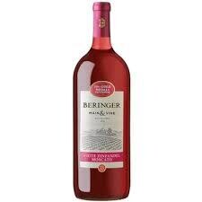 Beringer Main & Vine Pink Moscato - 1.5LT Beringer Main & Vine Pink Moscato - 1.5LT