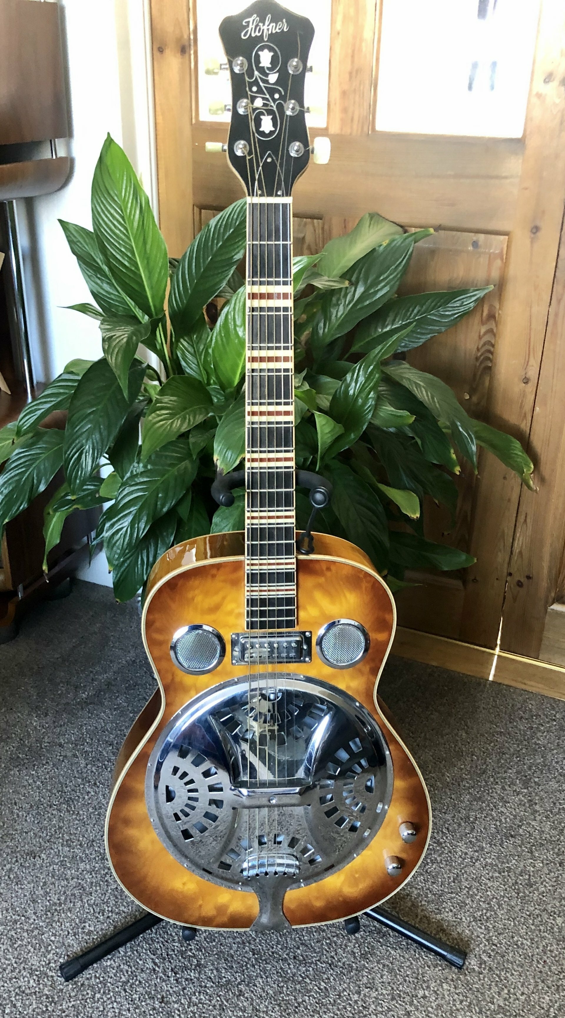Hofner Spider Resonator Guitar in Vintage Sunburst