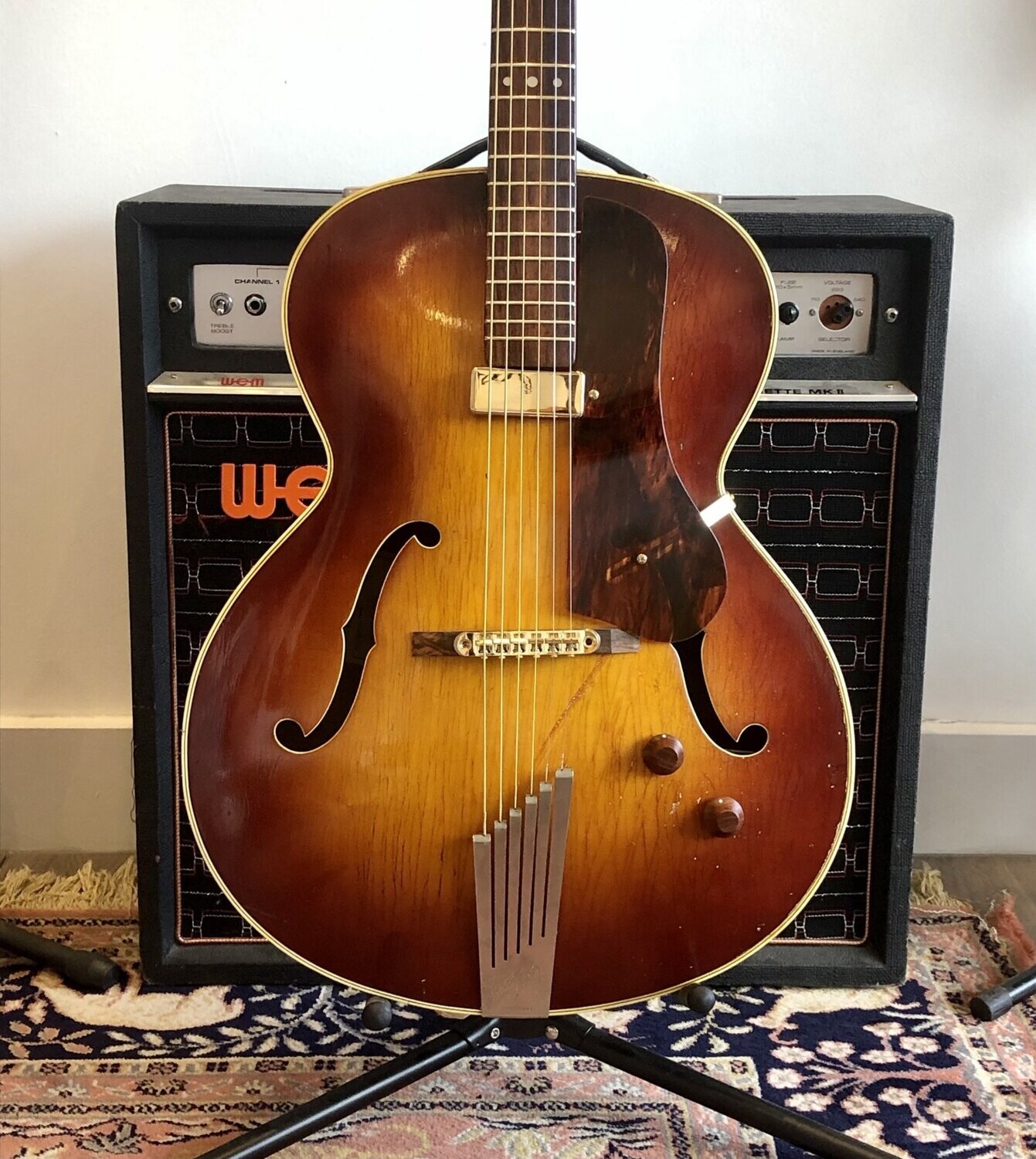 Congress outlet guitar brand