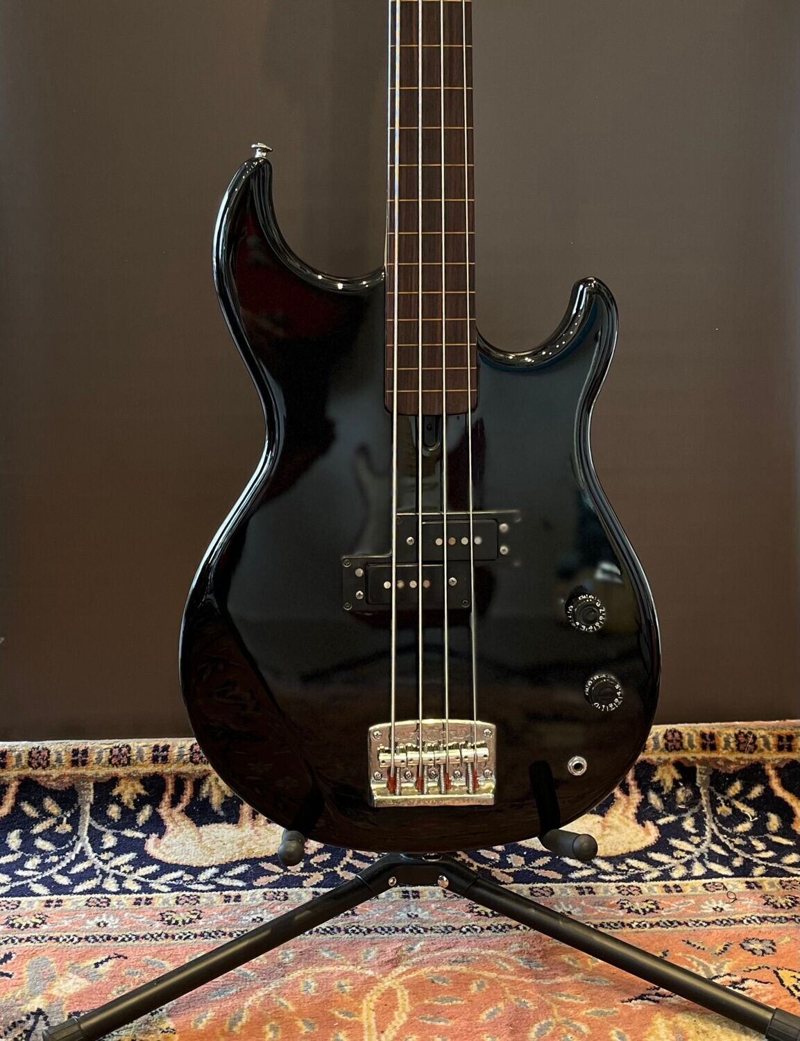 1983 Yamaha BB400S Fretless Bass Guitar