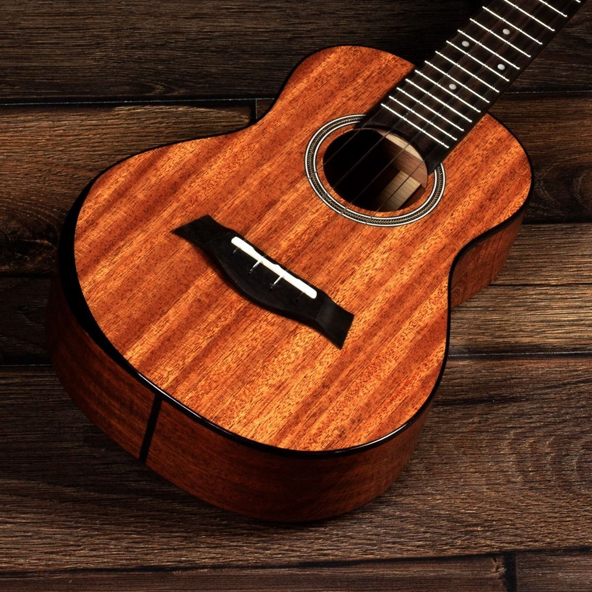 Barnes & Mullins Concert Ukulele - Solid Mahogany