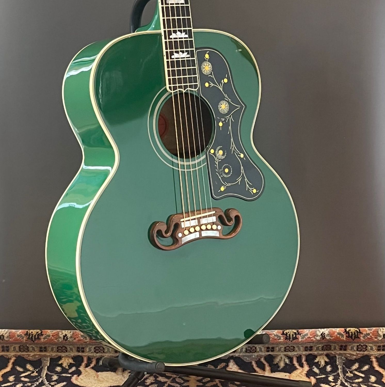 1999 Gibson SJ-200