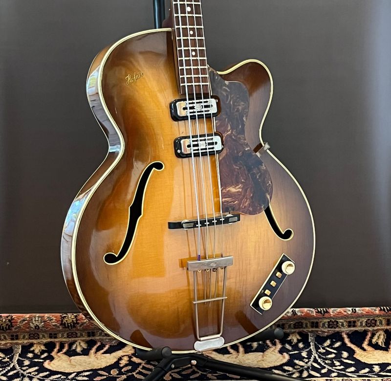 1960 Hofner 500/5 "Stu Sutcliffe" Bass - Hofner hard case