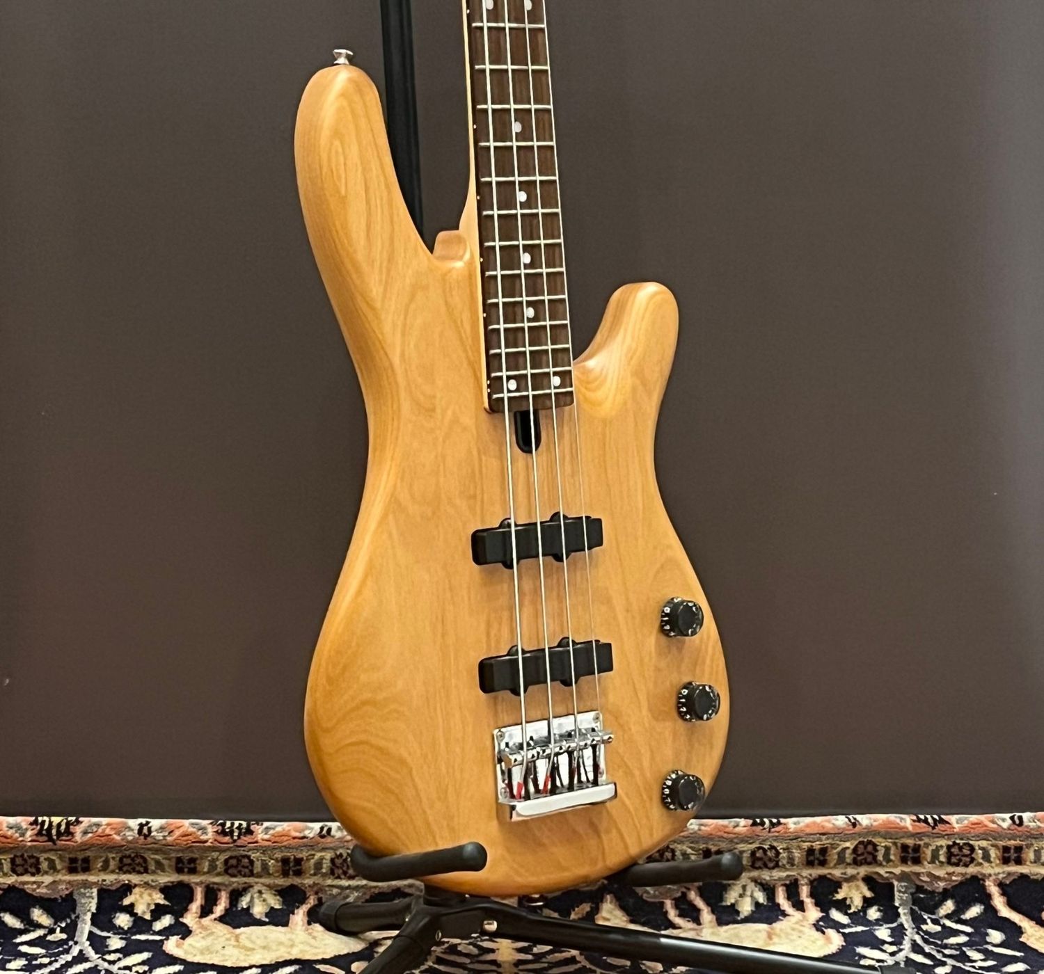 2004 Yamaha BB 404 Bass Guitar