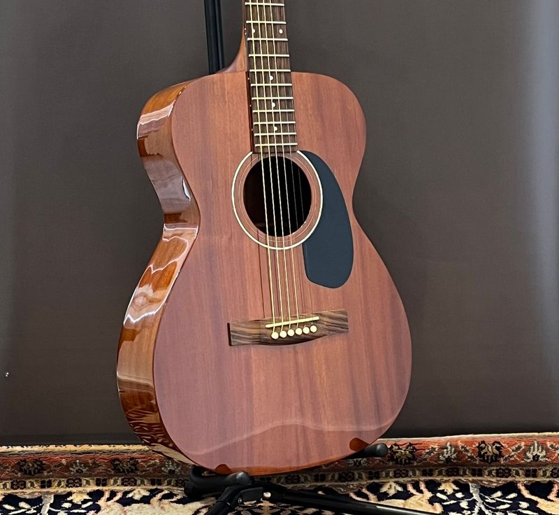 2013 Guild M-120E