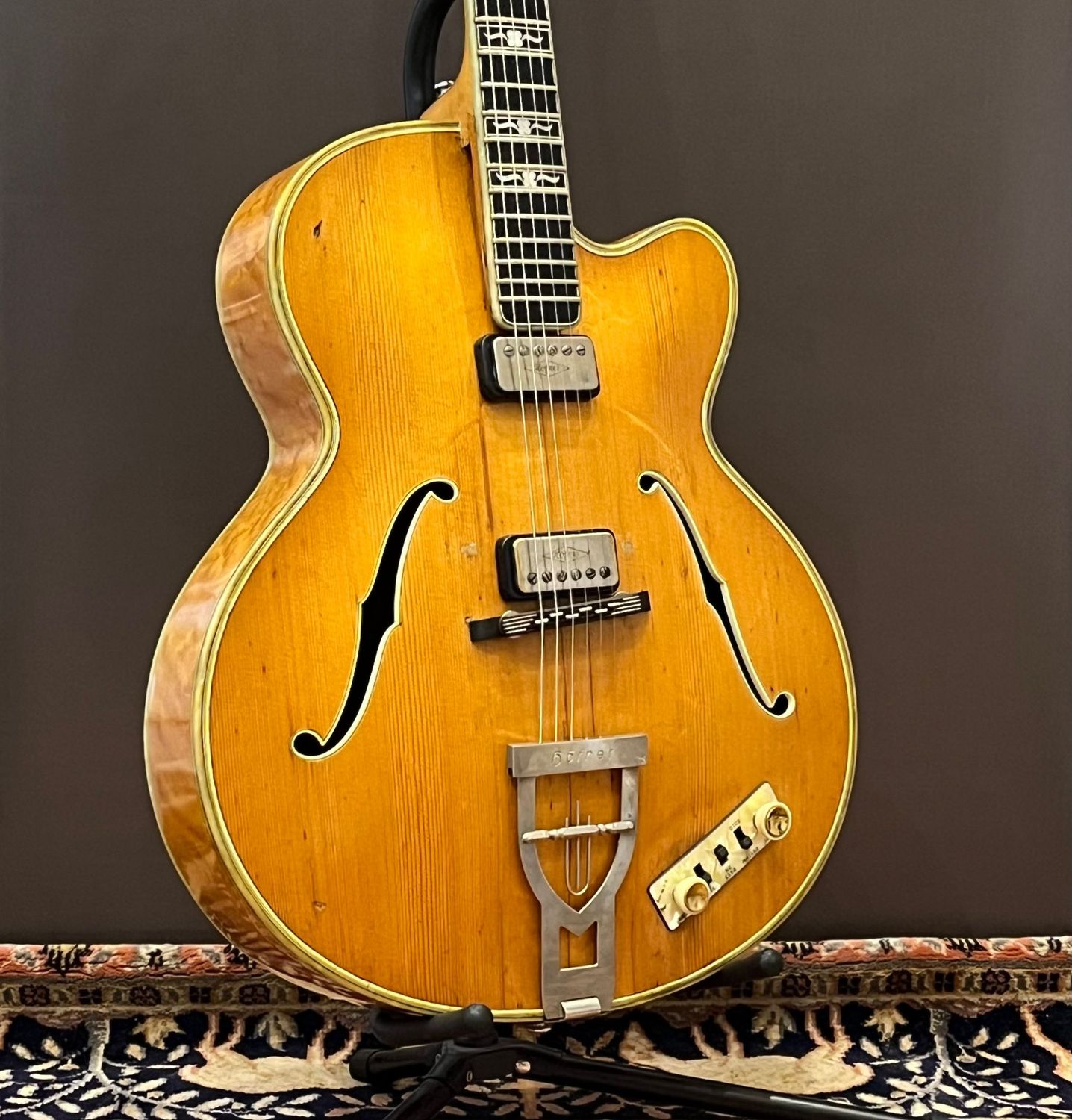 1957 Hofner Committee E2
