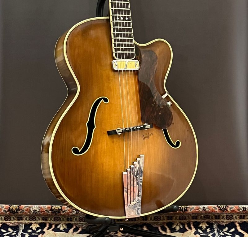 1953 Hofner President