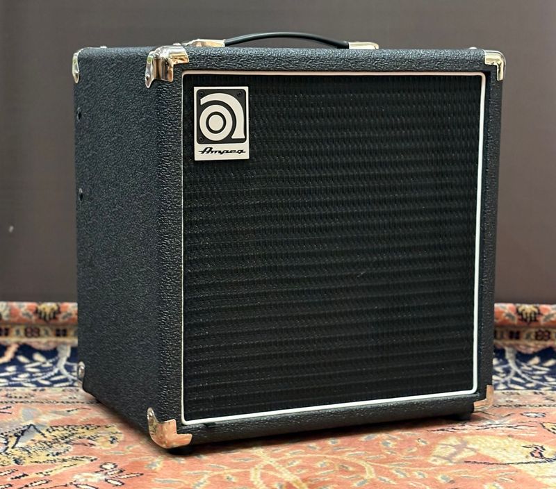 Ampeg BA-108 Bass Combo