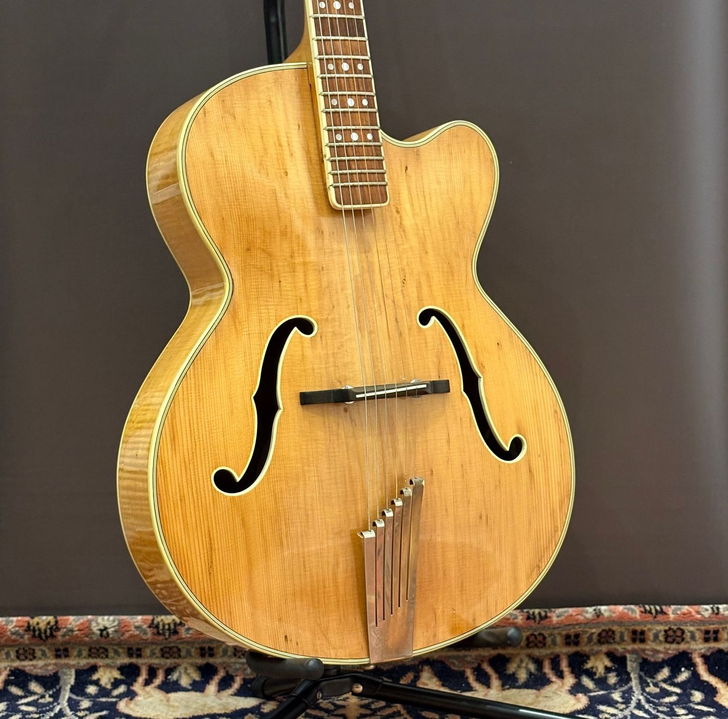 1960 Hofner President