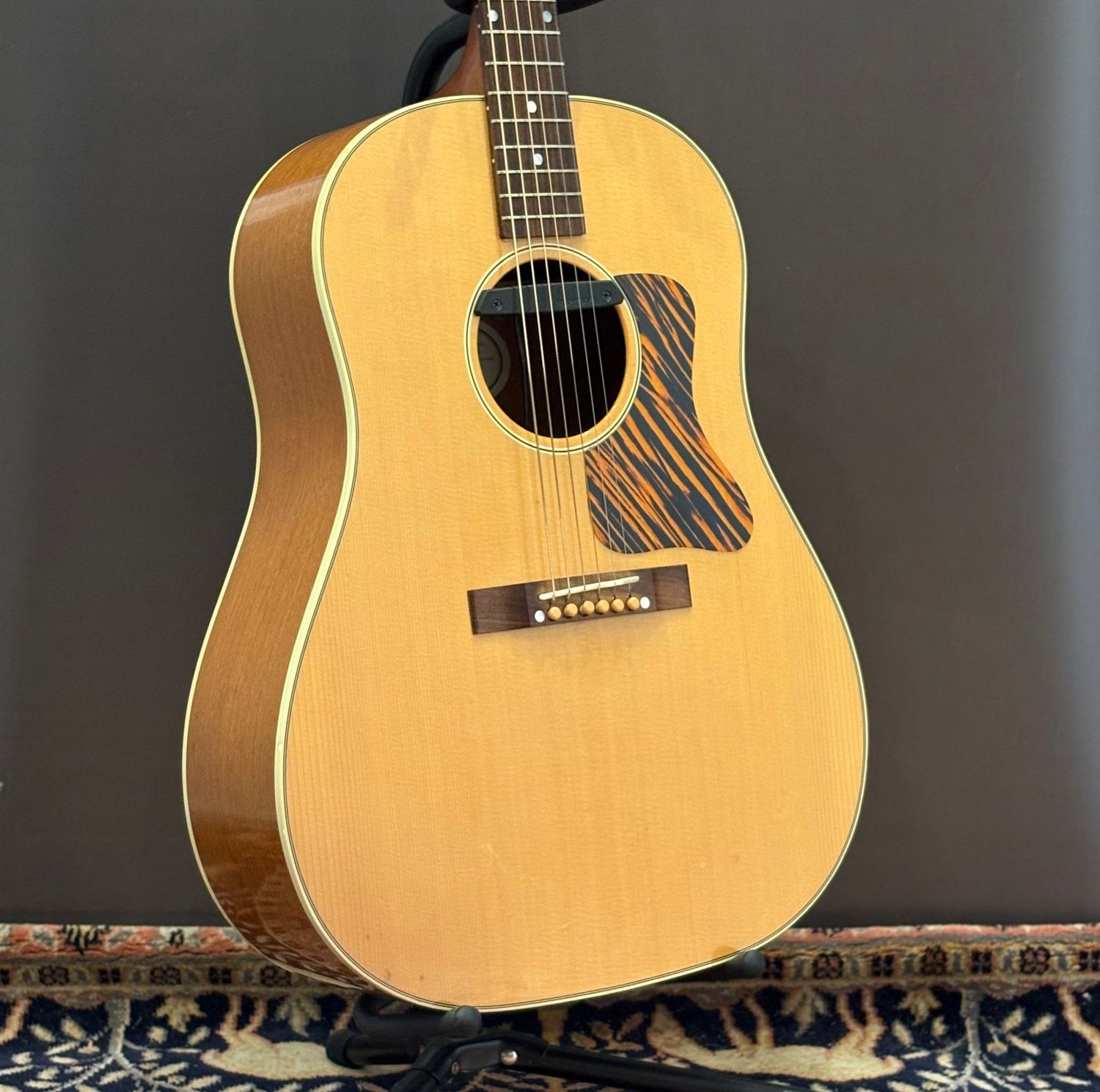 2016 Gibson J35 Banner