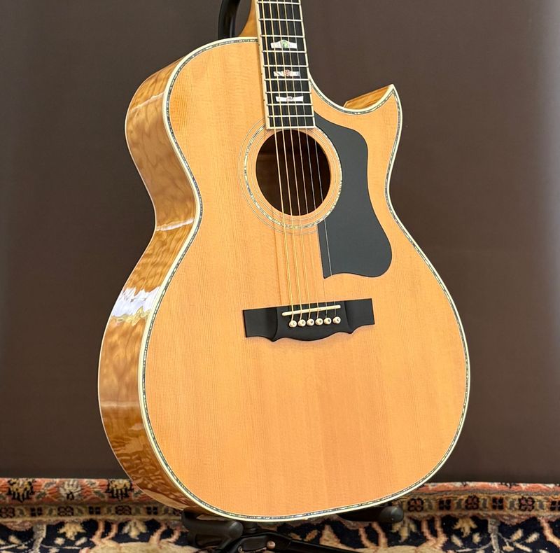 2002 Guild Custom Shop Valencia Blonde Cutaway