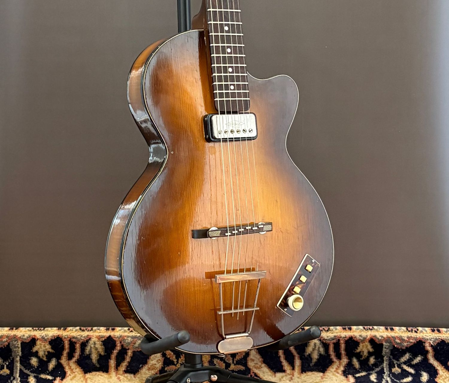 1962 Hofner Club 40