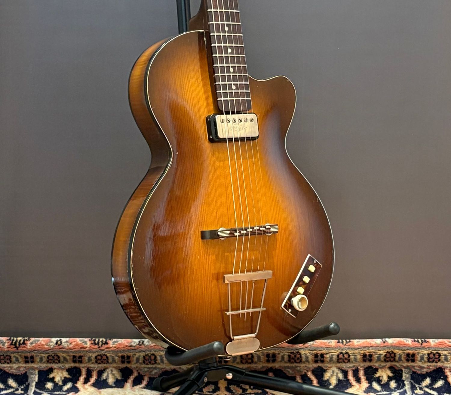 1962 Hofner Club 40