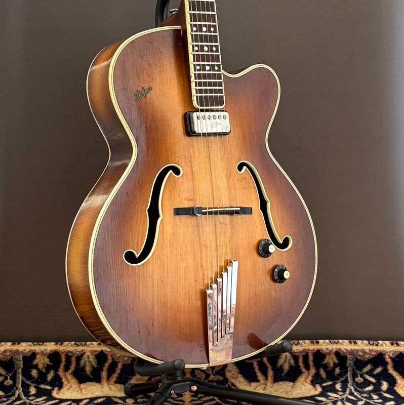 1959 Hofner President