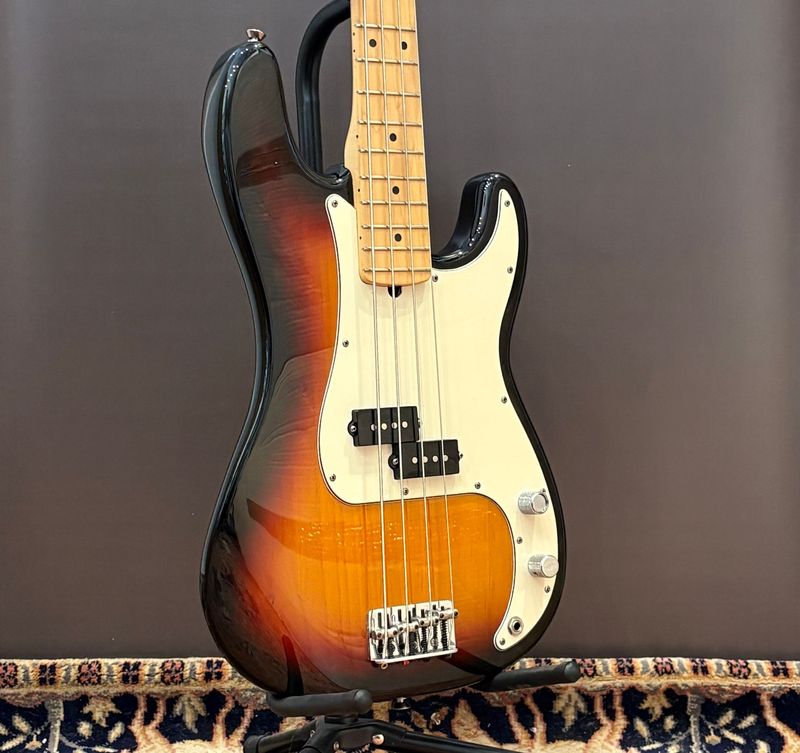 2005 Fender American Precision Bass