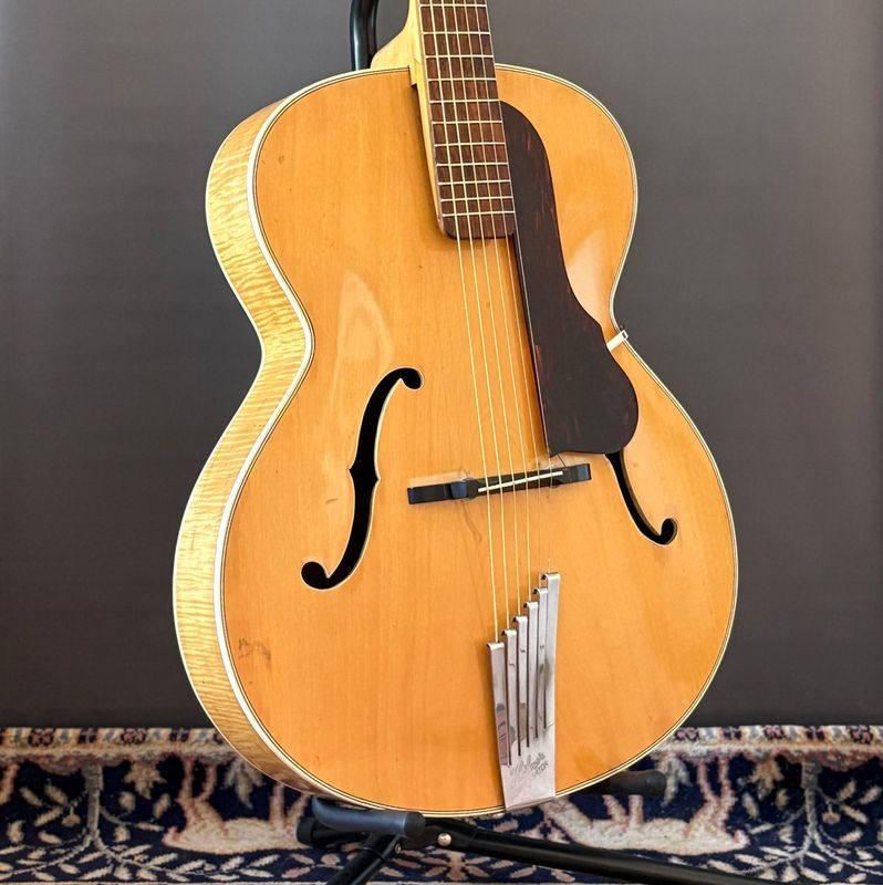 1957 Hofner Senator