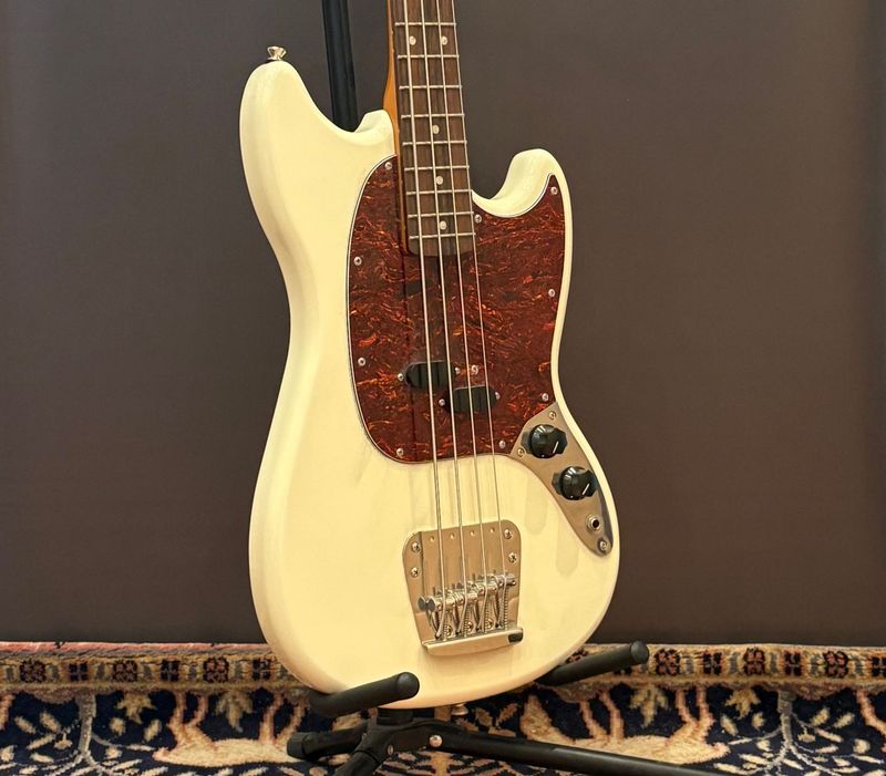 2022 Squier Mustang Bass